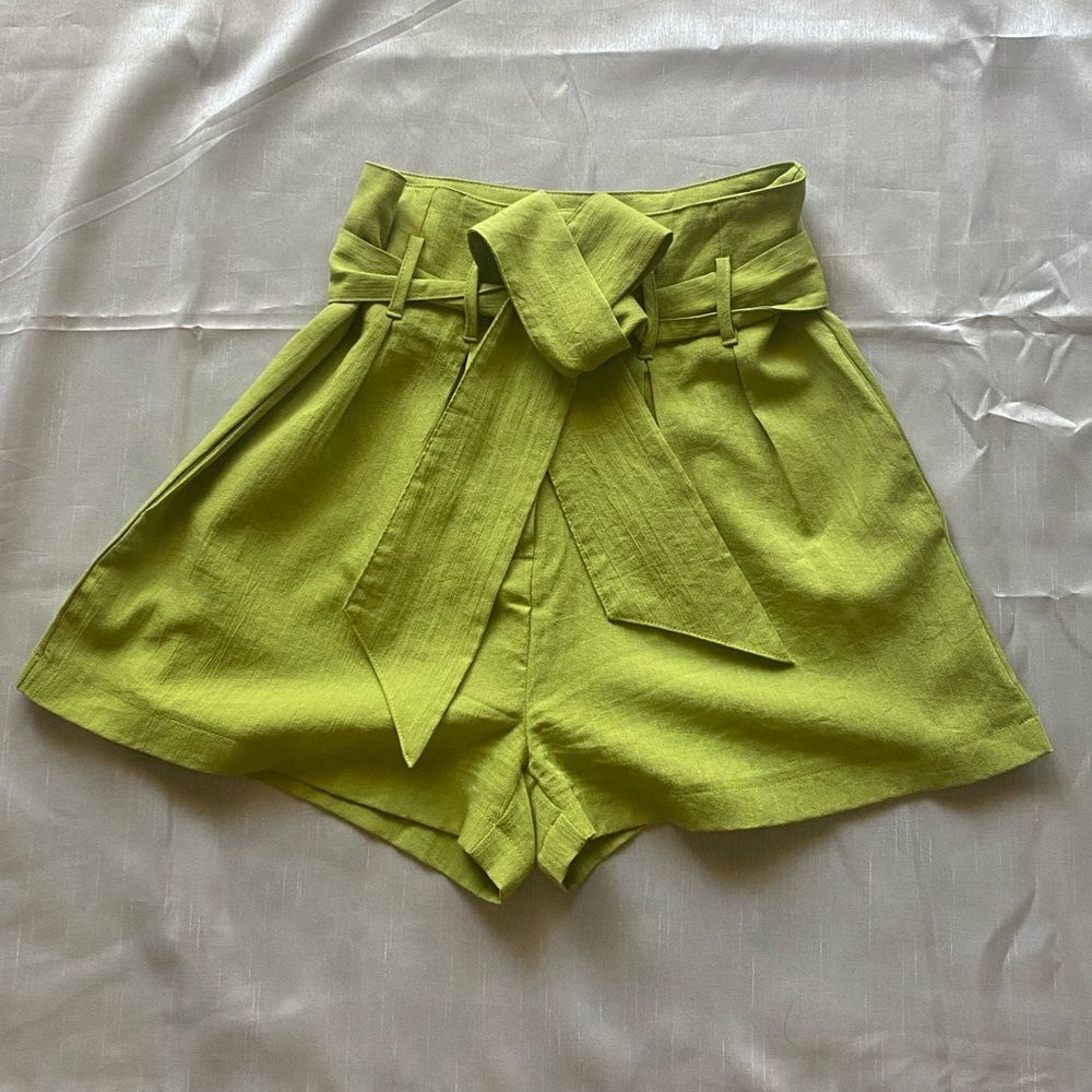 Pleated High Waist Green Shorts with Detachable Belt Small